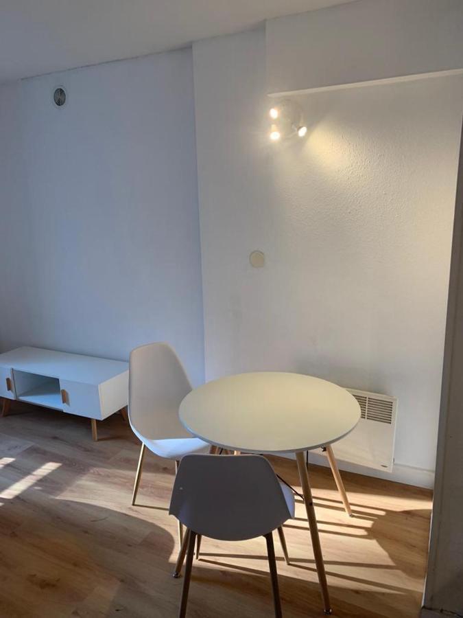 Domene Studio Terrasse Parking Apartment Bagian luar foto
